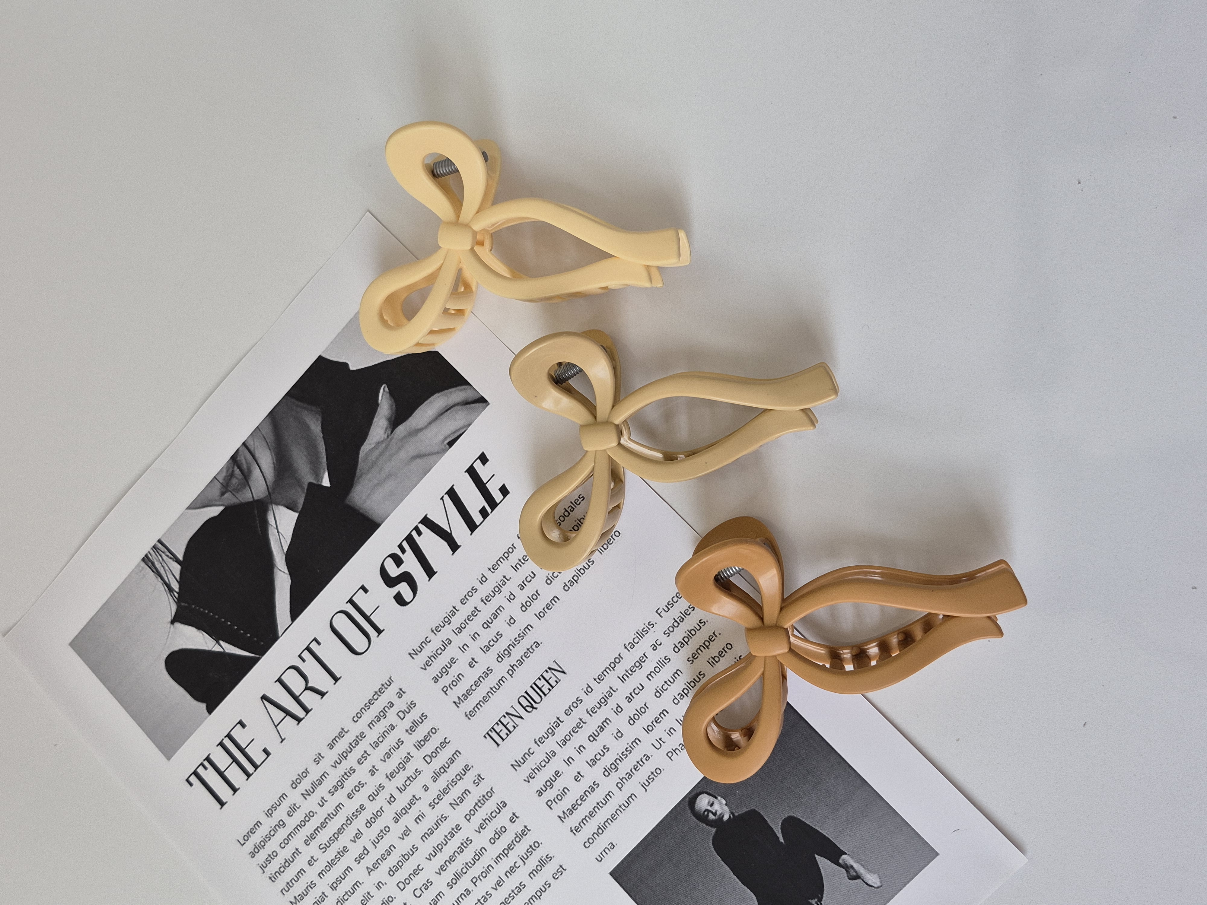 کلیپس زنانه طرح پاییون سایز بزرگ ۱۲ سانت